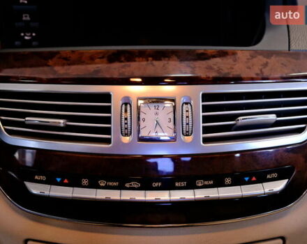 Чорний Мерседес С Клас, об'ємом двигуна 4.7 л та пробігом 218 тис. км за 8900 $, фото 31 на Automoto.ua