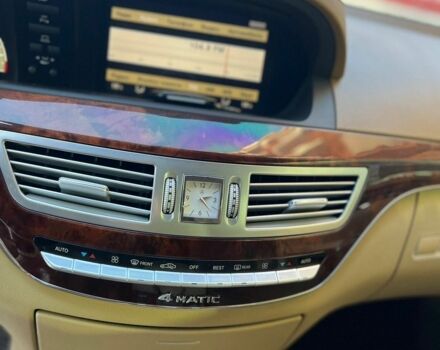 Черный Мерседес С Класс, объемом двигателя 5.5 л и пробегом 330 тыс. км за 10000 $, фото 18 на Automoto.ua