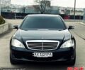 Черный Мерседес С Класс, объемом двигателя 5.5 л и пробегом 300 тыс. км за 14000 $, фото 1 на Automoto.ua