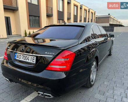 Черный Мерседес С Класс, объемом двигателя 5.5 л и пробегом 220 тыс. км за 12999 $, фото 2 на Automoto.ua