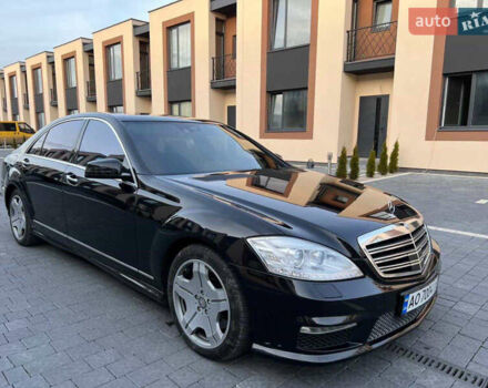 Черный Мерседес С Класс, объемом двигателя 5.5 л и пробегом 220 тыс. км за 12999 $, фото 7 на Automoto.ua