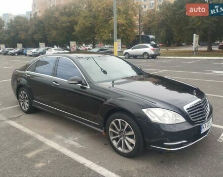 Черный Мерседес С Класс, объемом двигателя 5.5 л и пробегом 416 тыс. км за 9500 $, фото 15 на Automoto.ua