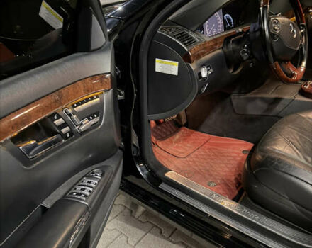 Черный Мерседес С Класс, объемом двигателя 5.5 л и пробегом 176 тыс. км за 8499 $, фото 53 на Automoto.ua