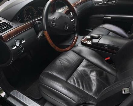 Черный Мерседес С Класс, объемом двигателя 5.46 л и пробегом 322 тыс. км за 15000 $, фото 39 на Automoto.ua