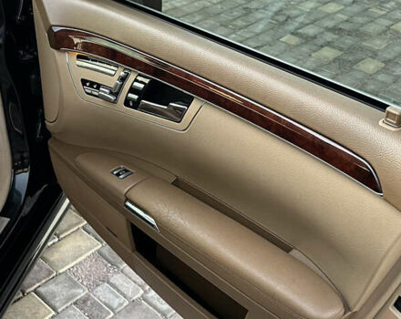 Мерседес С Класс 2007 в Одессе на Automoto.ua Черный Мерседес С Класс, объемом двигателя 5.5 л и пробегом 235 тыс. км за 13200 $, фото 15 на Automoto.ua