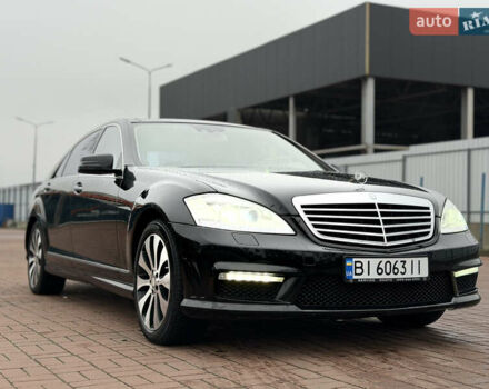 Черный Мерседес С Класс, объемом двигателя 5.46 л и пробегом 295 тыс. км за 13200 $, фото 3 на Automoto.ua