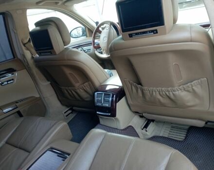 Черный Мерседес С Класс, объемом двигателя 5.5 л и пробегом 236 тыс. км за 11000 $, фото 6 на Automoto.ua