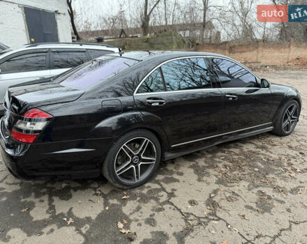 Чорний Мерседес С Клас, об'ємом двигуна 5.46 л та пробігом 560 тис. км за 7650 $, фото 6 на Automoto.ua