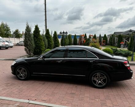 Черный Мерседес С Класс, объемом двигателя 5.5 л и пробегом 330 тыс. км за 10000 $, фото 3 на Automoto.ua