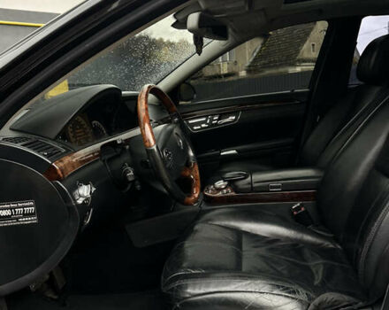 Чорний Мерседес С Клас, об'ємом двигуна 5.46 л та пробігом 270 тис. км за 10950 $, фото 14 на Automoto.ua