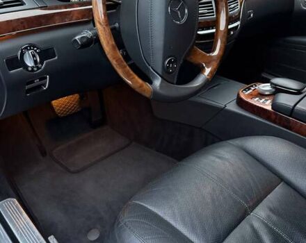 Чорний Мерседес С Клас, об'ємом двигуна 5.5 л та пробігом 203 тис. км за 11400 $, фото 4 на Automoto.ua