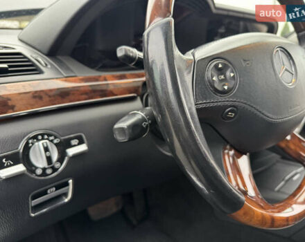 Черный Мерседес С Класс, объемом двигателя 3.5 л и пробегом 217 тыс. км за 10300 $, фото 40 на Automoto.ua