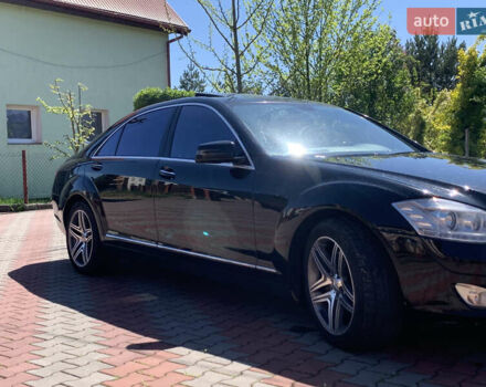 Чорний Мерседес С Клас, об'ємом двигуна 5.5 л та пробігом 295 тис. км за 12000 $, фото 6 на Automoto.ua