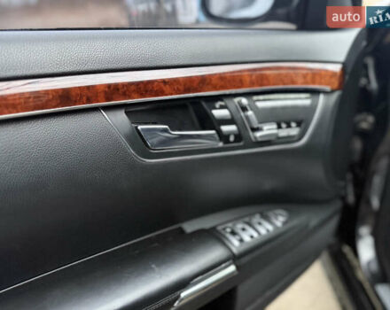 Чорний Мерседес С Клас, об'ємом двигуна 5.46 л та пробігом 560 тис. км за 7650 $, фото 14 на Automoto.ua