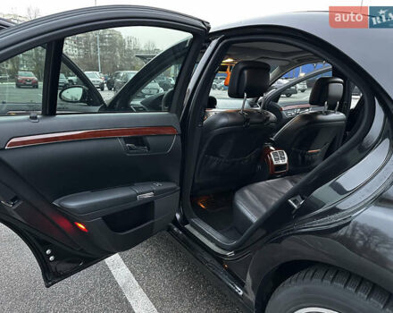 Черный Мерседес С Класс, объемом двигателя 2.99 л и пробегом 208 тыс. км за 14000 $, фото 17 на Automoto.ua