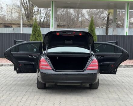 Черный Мерседес С Класс, объемом двигателя 3.5 л и пробегом 217 тыс. км за 10300 $, фото 8 на Automoto.ua