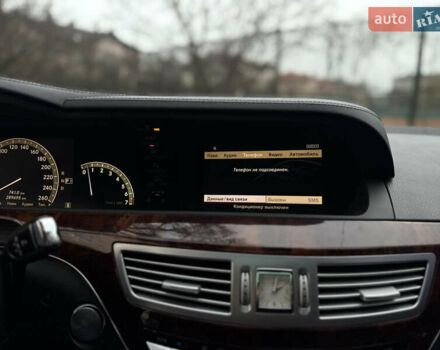 Чорний Мерседес С Клас, об'ємом двигуна 5.5 л та пробігом 288 тис. км за 10950 $, фото 31 на Automoto.ua