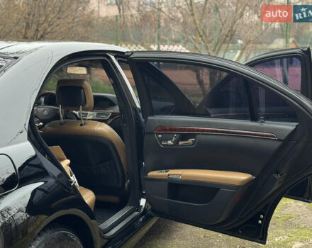 Чорний Мерседес С Клас, об'ємом двигуна 5.5 л та пробігом 288 тис. км за 10950 $, фото 15 на Automoto.ua