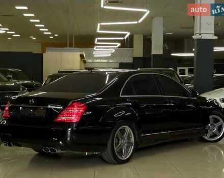 Черный Мерседес С Класс, объемом двигателя 5.46 л и пробегом 266 тыс. км за 10989 $, фото 3 на Automoto.ua