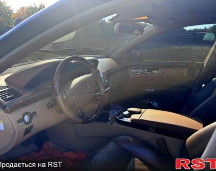 Черный Мерседес С Класс, объемом двигателя 5.5 л и пробегом 320 тыс. км за 11999 $, фото 3 на Automoto.ua