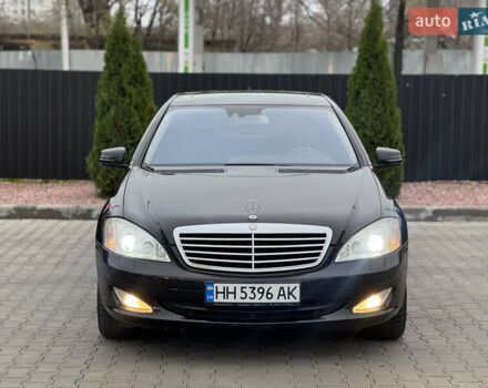 Черный Мерседес С Класс, объемом двигателя 3.5 л и пробегом 217 тыс. км за 10300 $, фото 1 на Automoto.ua
