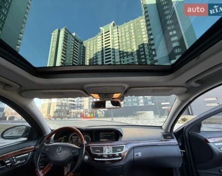 Чорний Мерседес С Клас, об'ємом двигуна 5.5 л та пробігом 230 тис. км за 7999 $, фото 43 на Automoto.ua
