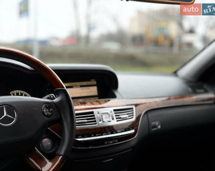 Черный Мерседес С Класс, объемом двигателя 5.46 л и пробегом 295 тыс. км за 13200 $, фото 32 на Automoto.ua