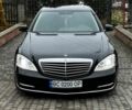 Черный Мерседес С Класс, объемом двигателя 5.5 л и пробегом 327 тыс. км за 10000 $, фото 1 на Automoto.ua