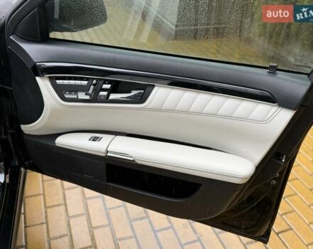 Черный Мерседес С Класс, объемом двигателя 6.2 л и пробегом 125 тыс. км за 18500 $, фото 25 на Automoto.ua