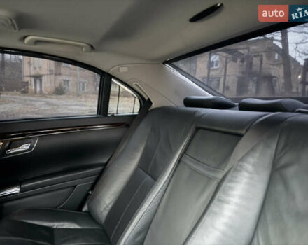 Чорний Мерседес С Клас, об'ємом двигуна 5.46 л та пробігом 560 тис. км за 7650 $, фото 20 на Automoto.ua