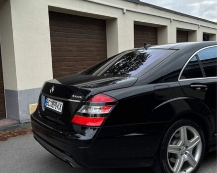 Черный Мерседес С Класс, объемом двигателя 5.4 л и пробегом 293 тыс. км за 9000 $, фото 6 на Automoto.ua