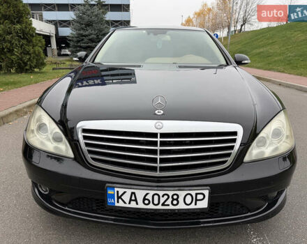 Черный Мерседес С Класс, объемом двигателя 3.5 л и пробегом 305 тыс. км за 7800 $, фото 1 на Automoto.ua