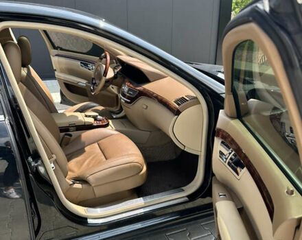 Черный Мерседес С Класс, объемом двигателя 0 л и пробегом 330 тыс. км за 10000 $, фото 9 на Automoto.ua