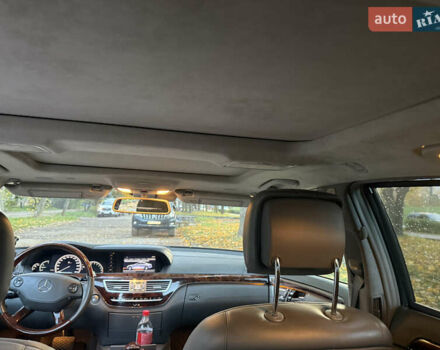 Чорний Мерседес С Клас, об'ємом двигуна 5.5 л та пробігом 155 тис. км за 16800 $, фото 22 на Automoto.ua