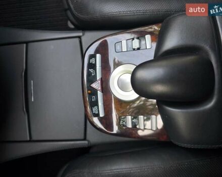 Черный Мерседес С Класс, объемом двигателя 5.46 л и пробегом 322 тыс. км за 15000 $, фото 12 на Automoto.ua