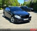 Черный Мерседес С Класс, объемом двигателя 5.5 л и пробегом 290 тыс. км за 12700 $, фото 1 на Automoto.ua