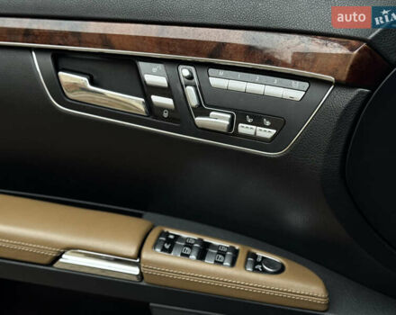 Черный Мерседес С Класс, объемом двигателя 5.5 л и пробегом 288 тыс. км за 10999 $, фото 31 на Automoto.ua