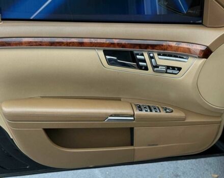 Черный Мерседес С Класс, объемом двигателя 5.5 л и пробегом 265 тыс. км за 10499 $, фото 9 на Automoto.ua