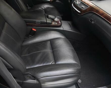 Черный Мерседес С Класс, объемом двигателя 5.46 л и пробегом 322 тыс. км за 15000 $, фото 34 на Automoto.ua