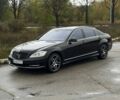 Чорний Мерседес С Клас, об'ємом двигуна 5.5 л та пробігом 204 тис. км за 9999 $, фото 1 на Automoto.ua