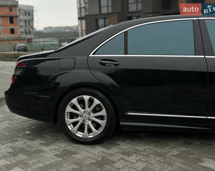 Черный Мерседес С Класс, объемом двигателя 5.46 л и пробегом 270 тыс. км за 8700 $, фото 7 на Automoto.ua