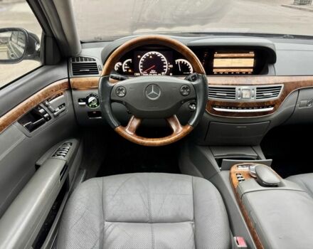 Черный Мерседес С Класс, объемом двигателя 5.5 л и пробегом 258 тыс. км за 7150 $, фото 10 на Automoto.ua