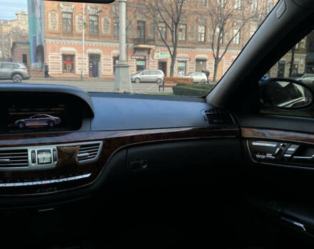 Чорний Мерседес С Клас, об'ємом двигуна 5.5 л та пробігом 303 тис. км за 10400 $, фото 20 на Automoto.ua