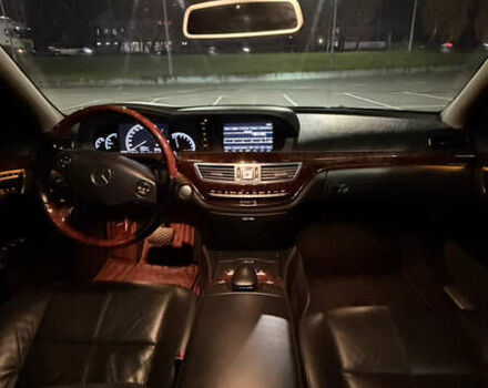 Черный Мерседес С Класс, объемом двигателя 5.5 л и пробегом 176 тыс. км за 8499 $, фото 52 на Automoto.ua