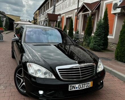 Черный Мерседес С Класс, объемом двигателя 5.5 л и пробегом 330 тыс. км за 10000 $, фото 2 на Automoto.ua