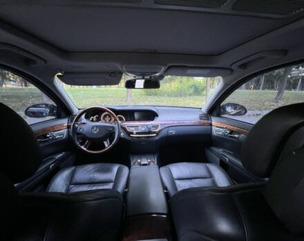 Чорний Мерседес С Клас, об'ємом двигуна 5.5 л та пробігом 500 тис. км за 7650 $, фото 11 на Automoto.ua