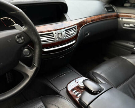 Черный Мерседес С Класс, объемом двигателя 6.21 л и пробегом 83 тыс. км за 26000 $, фото 32 на Automoto.ua