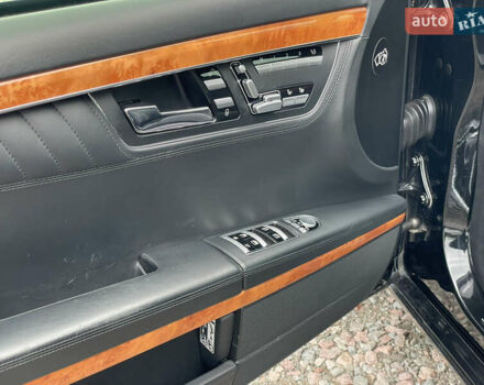 Черный Мерседес С Класс, объемом двигателя 5.5 л и пробегом 117 тыс. км за 49990 $, фото 22 на Automoto.ua