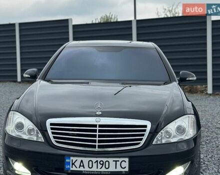 Черный Мерседес С Класс, объемом двигателя 4.66 л и пробегом 200 тыс. км за 12500 $, фото 3 на Automoto.ua
