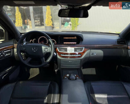 Чорний Мерседес С Клас, об'ємом двигуна 6.21 л та пробігом 136 тис. км за 18999 $, фото 5 на Automoto.ua